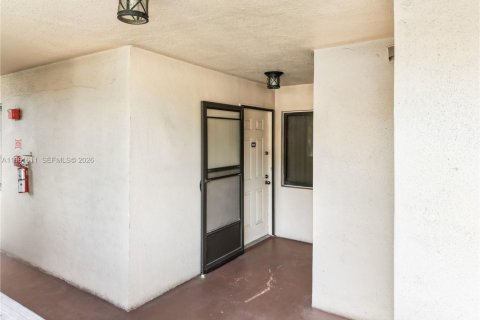 Condominio en venta en Plantation, Florida, 2 dormitorios, 111.2 m2 № 2023878 - foto 11