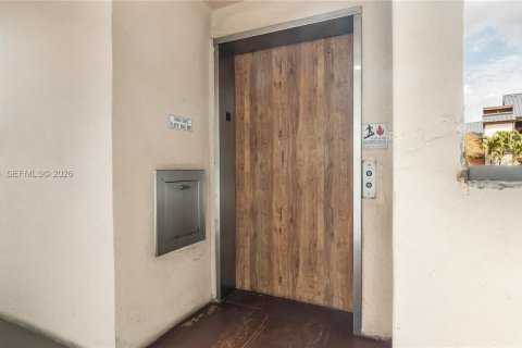 Condominio en venta en Plantation, Florida, 2 dormitorios, 111.2 m2 № 2023878 - foto 16