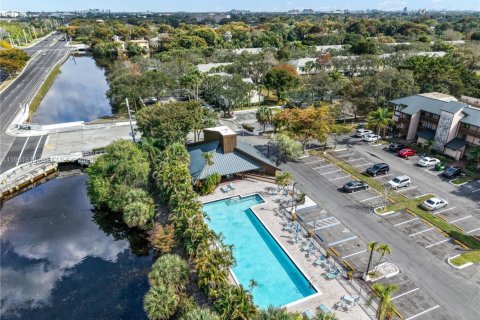 Condominio en venta en Plantation, Florida, 2 dormitorios, 111.2 m2 № 2023878 - foto 15