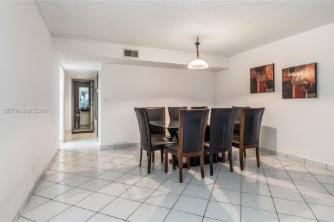 Condominio en venta en Plantation, Florida, 2 dormitorios, 111.2 m2 № 2023878 - foto 24