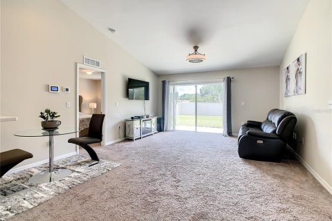 Casa en alquiler en Winter Haven, Florida, 3 dormitorios, 131.92 m2 № 1869021 - foto 13