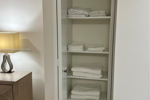 Propiedad comercial en alquiler en Doral, Florida, 1 dormitorio, 94.39 m2 № 1987891 - foto 15