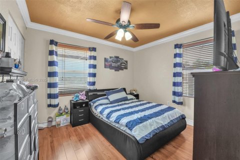 Снять в аренду виллу или дом в Майами, Флорида 3 спальни, 97.55м2, № 1984139 - фото 12