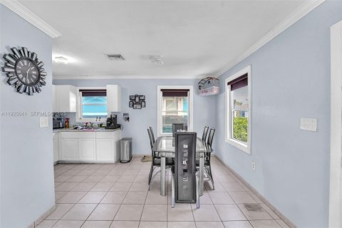 Снять в аренду виллу или дом в Майами, Флорида 3 спальни, 97.55м2, № 1984139 - фото 6