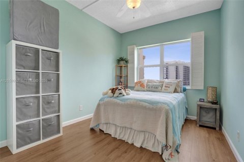 Condo in Pompano Beach, Florida, 2 bedrooms  № 2192948 - photo 20