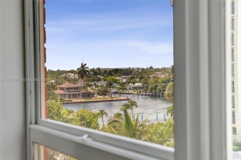 Condo in Pompano Beach, Florida, 2 bedrooms  № 2192948 - photo 21