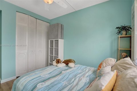 Condo in Pompano Beach, Florida, 2 bedrooms  № 2192948 - photo 23
