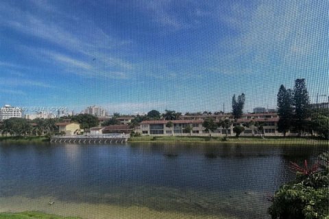 Condo à Aventura, Floride, 2 chambres  № 2271009