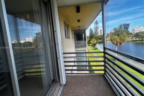 Copropriété à louer à Aventura, Floride: 2 chambres № 2271009 - photo 5