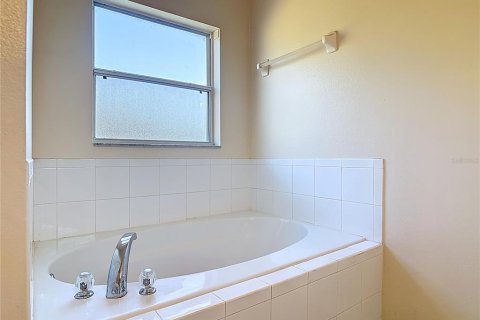 Купить виллу или дом в Эджуотер, Флорида 10 комнат, 156.63м2, № 2195276 - фото 22