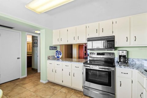Condo in New Smyrna Beach, Florida, 1 bedroom  № 1554613 - photo 11