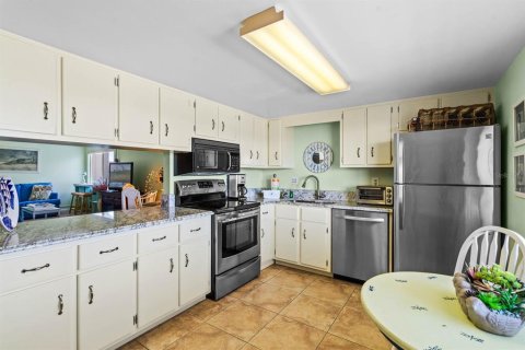 Condo in New Smyrna Beach, Florida, 1 bedroom  № 1554613 - photo 9