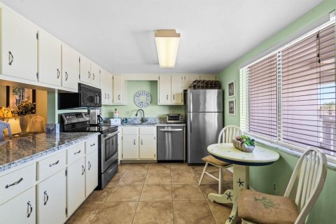 Condo in New Smyrna Beach, Florida, 1 bedroom  № 1554613 - photo 5