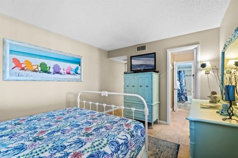 Condo in New Smyrna Beach, Florida, 1 bedroom  № 1554613 - photo 17