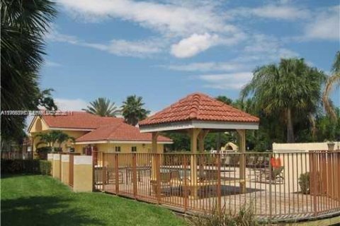 Copropriété à vendre à Tamarac, Floride: 2 chambres, 89 m2 № 2091355 - photo 5