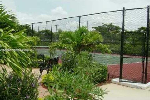 Copropriété à vendre à Tamarac, Floride: 2 chambres, 89 m2 № 2091355 - photo 3