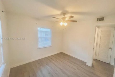 Снять в аренду квартиру в Форт-Лодердейл, Флорида 2 спальни, 67.35м2, № 1968882 - фото 7