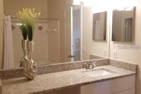 Condo in Tampa, Florida, 2 bedrooms № 2204334 - photo 8