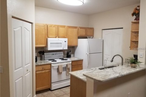 Condo in Tampa, Florida, 2 bedrooms № 2204334 - photo 2