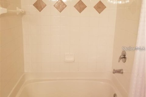 Condo in Tampa, Florida, 2 bedrooms № 2204334 - photo 9