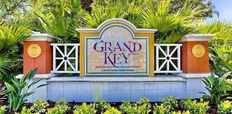 Condo in Tampa, Florida, 2 bedrooms № 2204334
