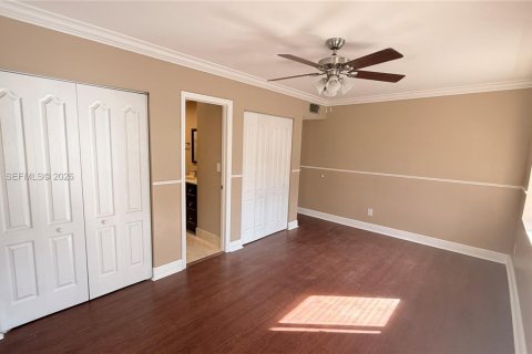 Townhouse in South Miami, Florida 2 bedrooms, 93.55 sq.m. № 1995322 - photo 9