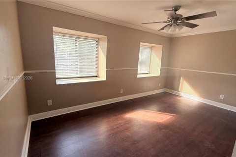 Townhouse in South Miami, Florida 2 bedrooms, 93.55 sq.m. № 1995322 - photo 8