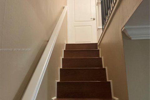 Townhouse in South Miami, Florida 2 bedrooms, 93.55 sq.m. № 1995322 - photo 3