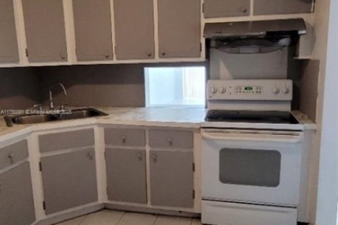 Купить кондоминиум в Майами, Флорида 2 спальни, 96.62м2, № 1497317 - фото 2
