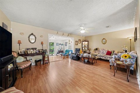 House in Deltona, Florida 2 bedrooms, 130.43 sq.m. № 2356645 - photo 6