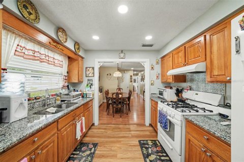 House in Deltona, Florida 2 bedrooms, 130.43 sq.m. № 2356645 - photo 13