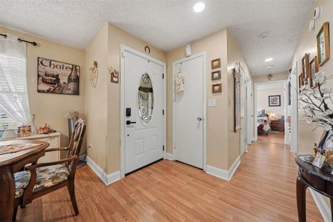House in Deltona, Florida 2 bedrooms, 130.43 sq.m. № 2356645 - photo 3