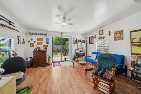 House in Deltona, Florida 2 bedrooms, 130.43 sq.m. № 2356645 - photo 11