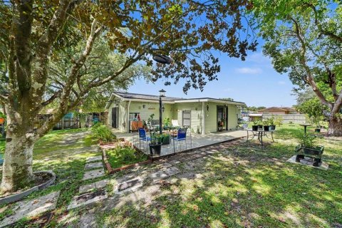 House in Deltona, Florida 2 bedrooms, 130.43 sq.m. № 2356645 - photo 23
