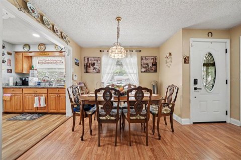 House in Deltona, Florida 2 bedrooms, 130.43 sq.m. № 2356645 - photo 4