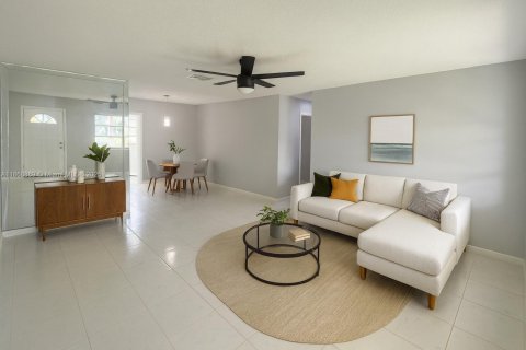 Casa en venta en Tamarac, Florida, 3 dormitorios, 121.05 m2 № 1896536 - foto 2