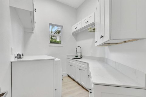 House in Boca Raton, Florida 3 bedrooms, 208.75 sq.m. № 2392130 - photo 28
