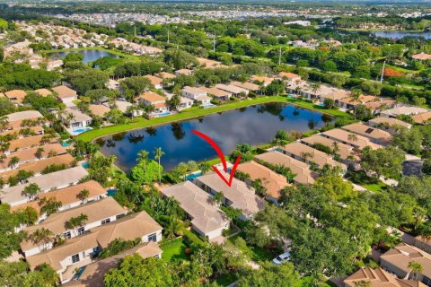 House in Boca Raton, Florida 3 bedrooms, 208.75 sq.m. № 2392130 - photo 2