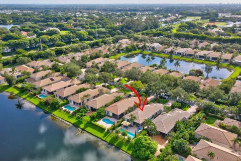 House in Boca Raton, Florida 3 bedrooms, 208.75 sq.m. № 2392130 - photo 4