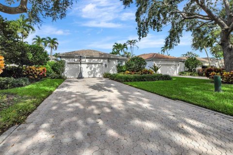 House in Boca Raton, Florida 3 bedrooms, 208.75 sq.m. № 2392130 - photo 5