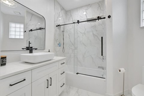 House in Boca Raton, Florida 3 bedrooms, 208.75 sq.m. № 2392130 - photo 27