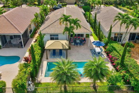House in Boca Raton, Florida 3 bedrooms, 208.75 sq.m. № 2392130
