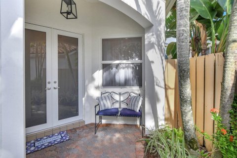 House in Boca Raton, Florida 3 bedrooms, 208.75 sq.m. № 2392130 - photo 7