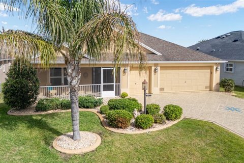 House in The Villages, Florida 3 bedrooms, 176.79 sq.m. № 2118088