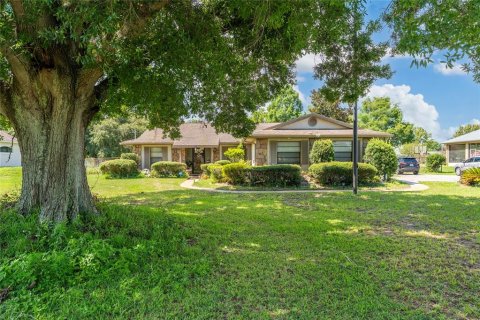 Villa ou maison à Kissimmee, Floride 3 chambres, 196.77 m2 № 2235991