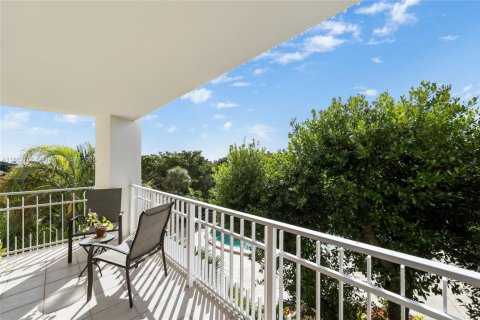 Condo in Miami, Florida, 1 bedroom  № 1889095 - photo 7