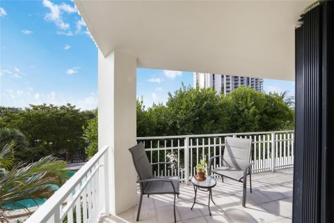 Condo in Miami, Florida, 1 bedroom  № 1889095 - photo 15