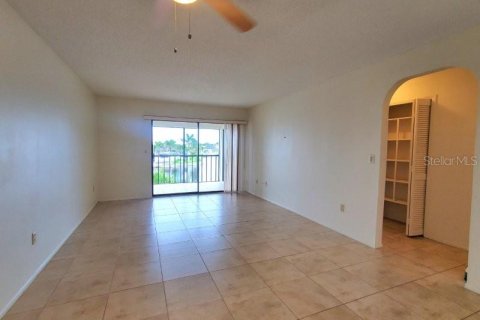 Condo in Punta Gorda, Florida, 2 bedrooms № 2219473 - photo 25