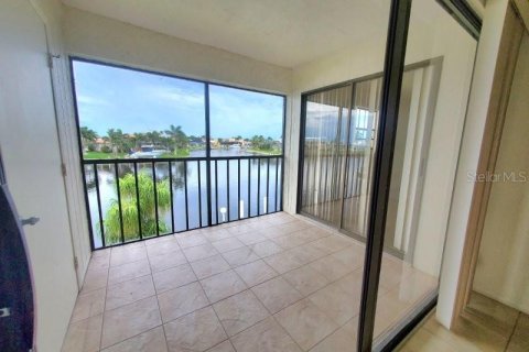 Condo in Punta Gorda, Florida, 2 bedrooms № 2219473 - photo 19
