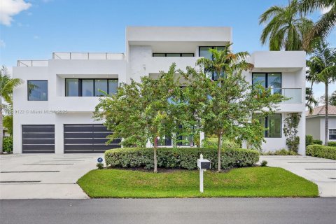 Снять в аренду виллу или дом в Форт-Лодердейл, Флорида 8 спален, 598.85м2, № 1974637 - фото 6